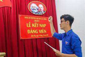 Khoa CNSH - CNTP tổ chức kết nạp Đảng viên